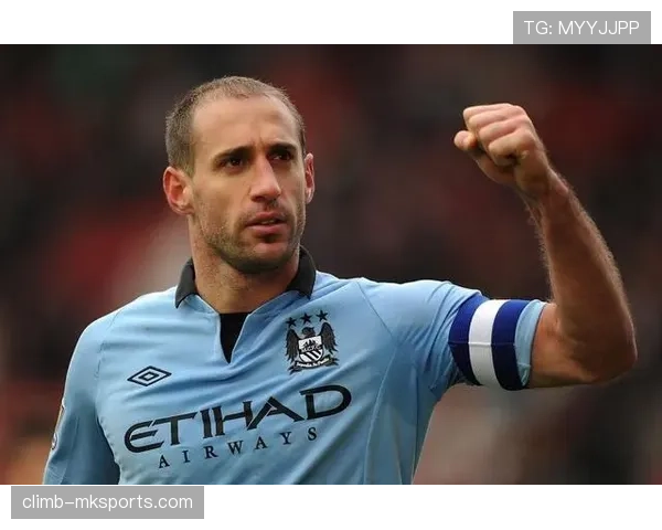 范戴克再度荣膺英超赛季最佳后卫殊荣