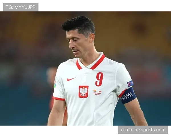 莱万多夫斯基达成百球里程碑，状态回暖彰显波兰足球传奇实力