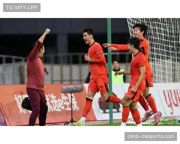 门将用手接队友回传，为何直接判间接任意球？